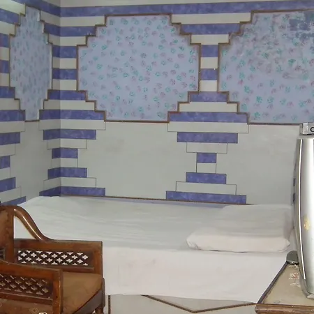 Hotel Paras-3